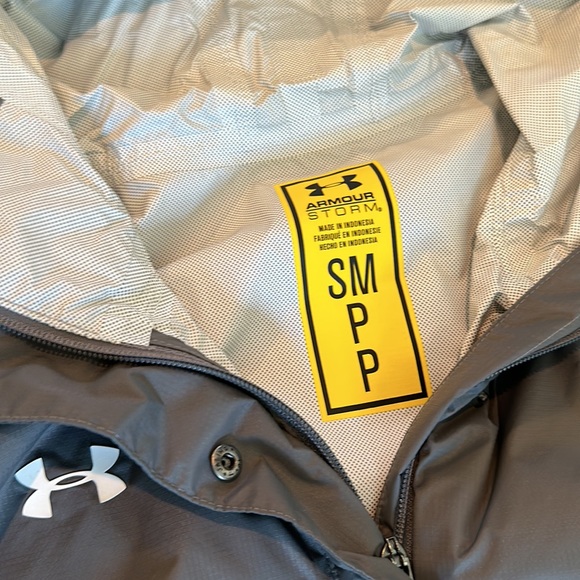 Under Armour Rain Coat Rainjacket Small - Picture 2 of 5